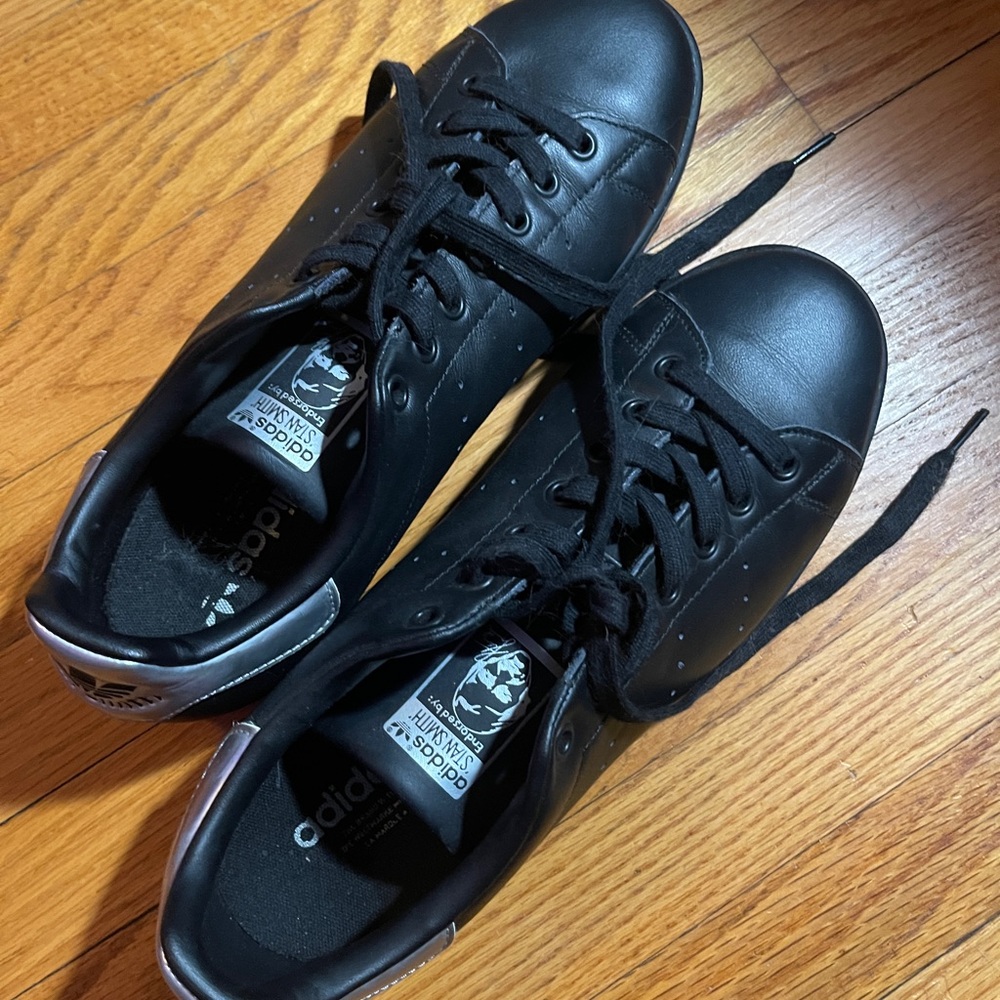BLACK ADIDAS SHOES SIZE 11